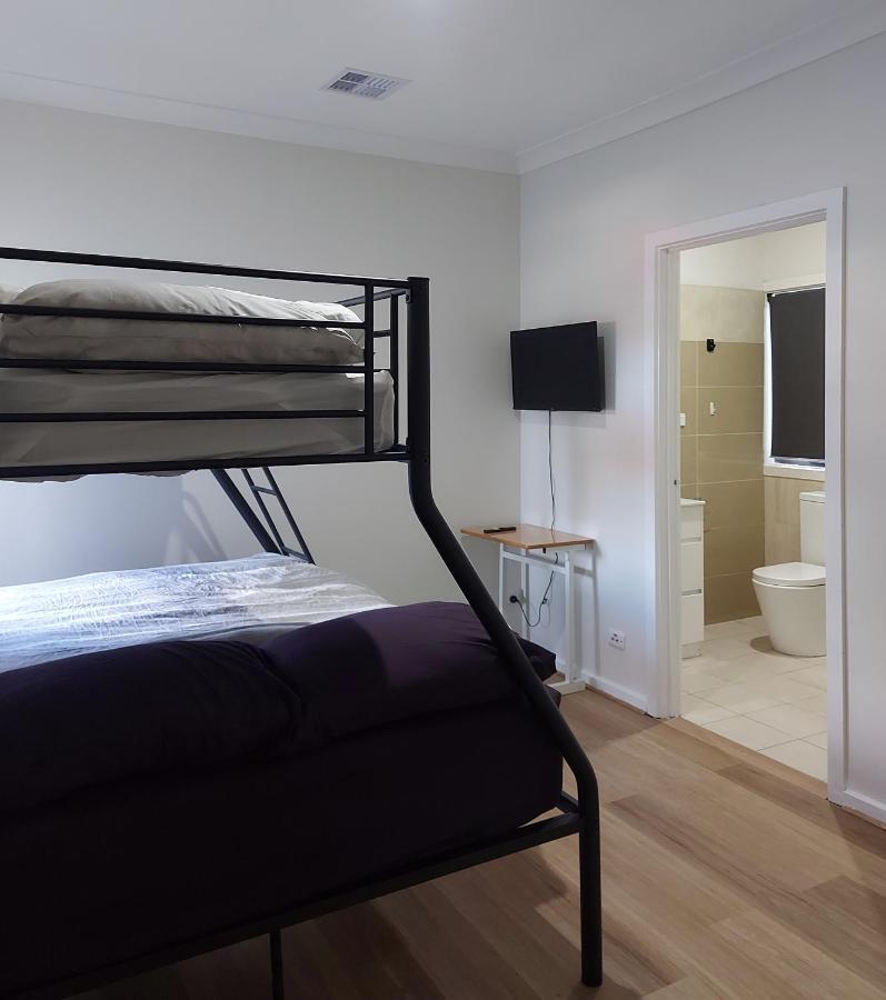 Maruve Guesthouse 12 Min From Melb Airport 멜번 외부 사진